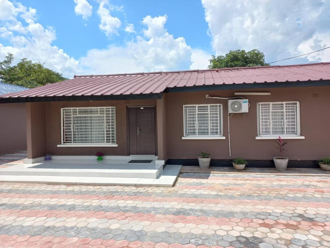 Kasuda Rooms - Cosy Self Contained Rooms Livingstone Exterior photo